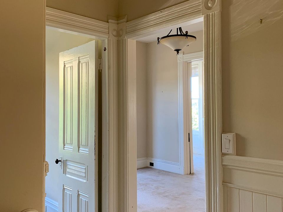 1st image of 305 Steiner St #A