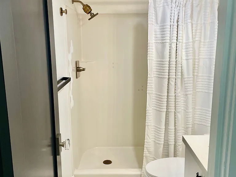 835 18th St #411 — Photo 30