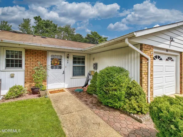 5B Gramercy Lane, Manchester, NJ 08759