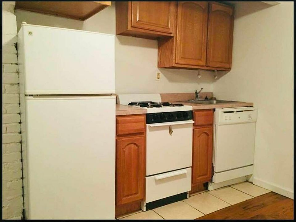 2nd image of 519 E 12th St #1AA