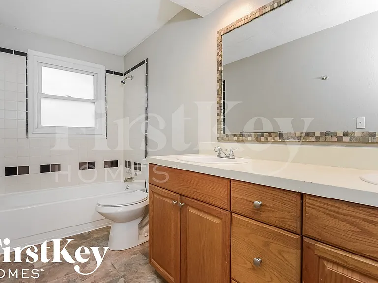7809 E 49th St — Photo 10