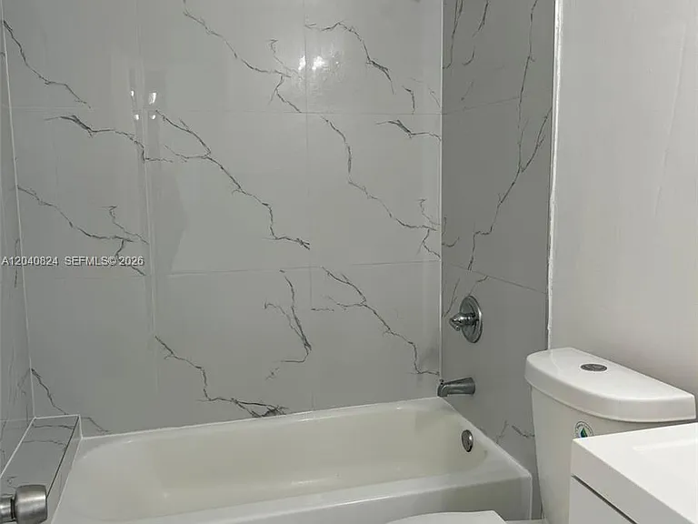 1842 Madison St #2 — Photo 6