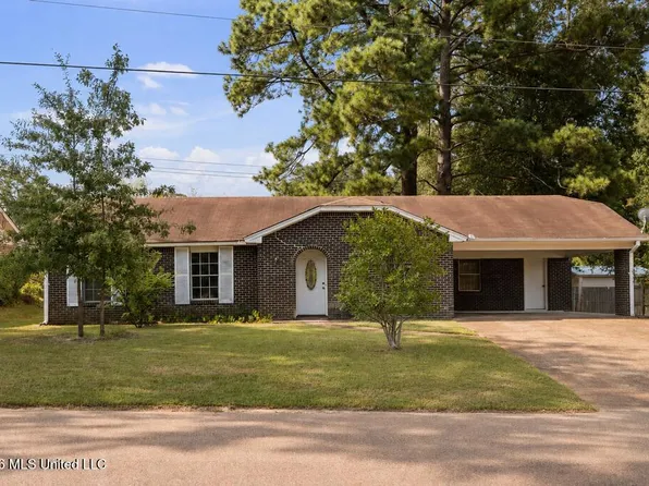 2853 Pine Circle Dr, Pearl, MS 39208