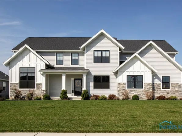 8702 Navonna Cir, Monclova, OH 43542