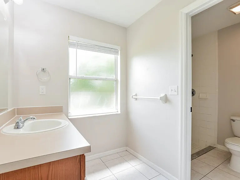 13318 Caspian Ln — Photo 9