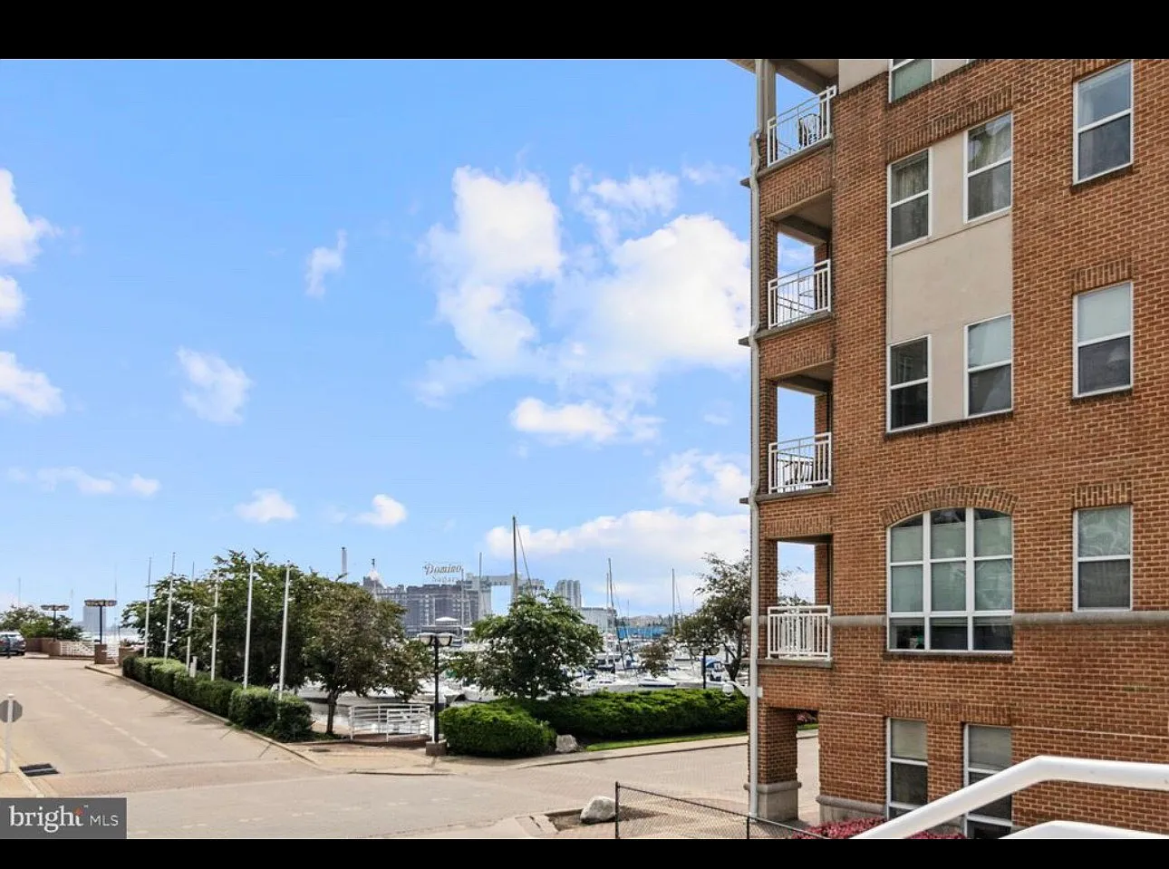 1 bed, 725 sqft, $2,300 — Photo 4