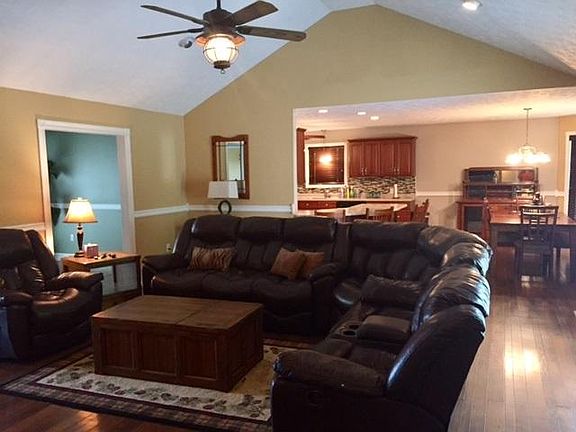 3rd image of 216 Private Road 574