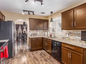 3719 E Inverness Ave