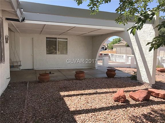 3rd image of 673 Glenwood Ln