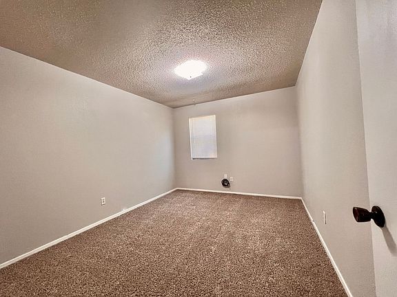 4th image of 2702 Terry Dr