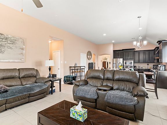 5th image of 127 Chaco Dr