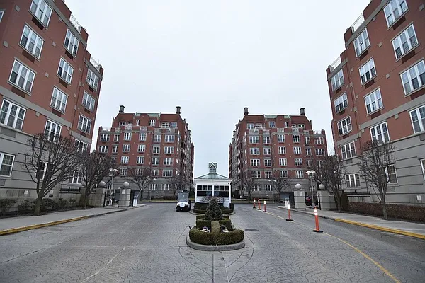 Sold by Mill Realty Group Inc. | media 43