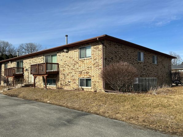 310 30th Avenue Ct APT 5, Moline, IL 61265