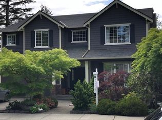 8707 Rosario Pl NW, Bainbridge Island, WA 98110