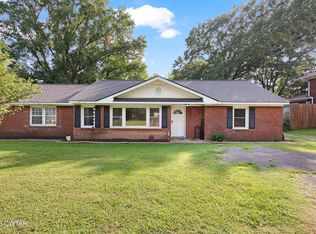 1350 Hollywood Dr, Jackson, TN 38301