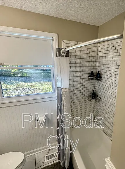 3615 Truman St — Photo 6