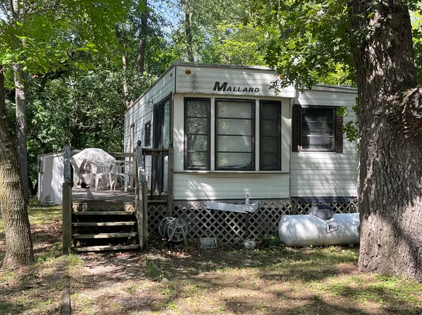 27/57 Woodhaven Dr E, Sublette, IL 61367