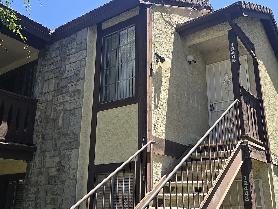 12445 Bay Hill Ct
