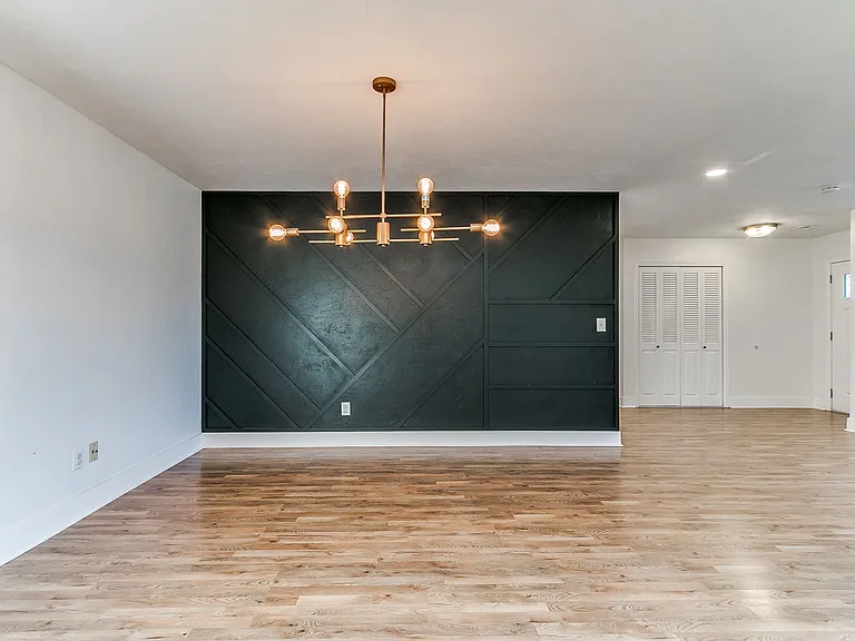 3210 W Wilshire Blvd — Photo 10