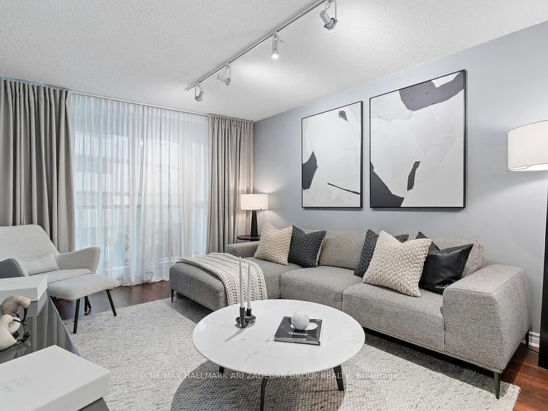 19 Grand Trunk Cres #3108 — Photo 5