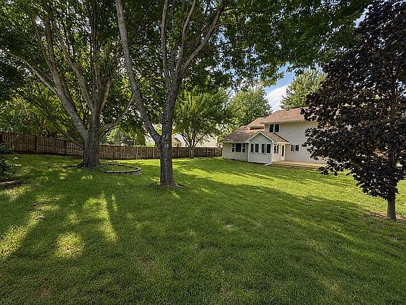 2nd image of 4803 Fieldstone Dr