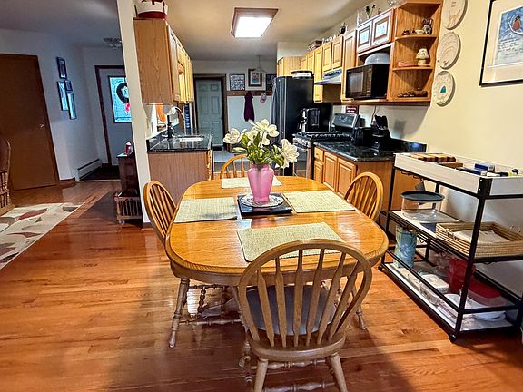 5th image of 107 Burleson Ave