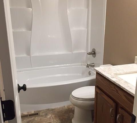 UPGRADES SHOWER & GRANITE COUNTER TOP