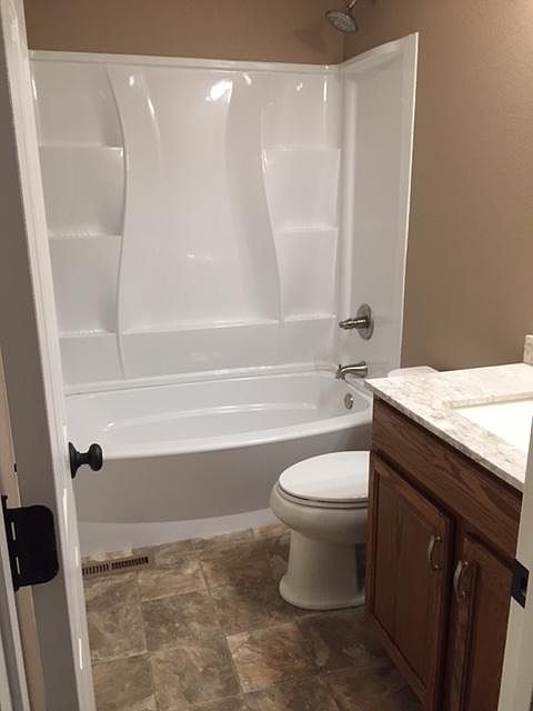 UPGRADES SHOWER & GRANITE COUNTER TOP