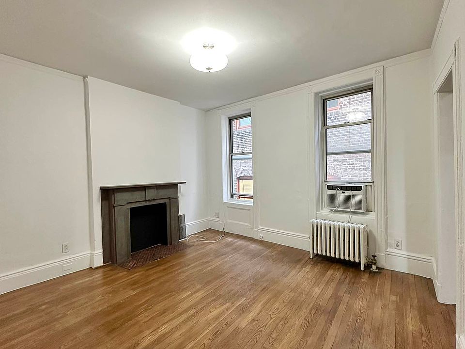 1st image of 19 Greenwich Ave APT 3C