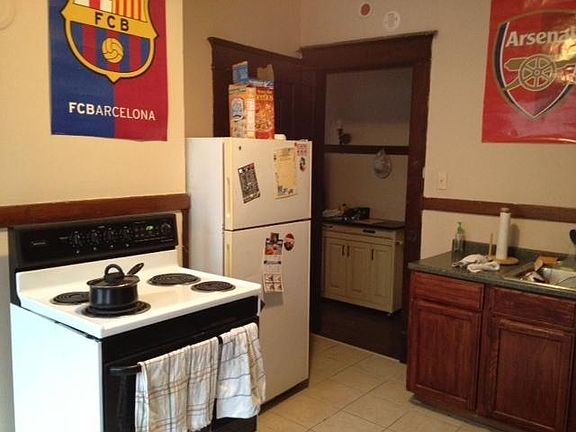 5th image of 309 E Maxwell St APT 2