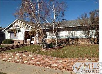 2nd image of 22607 Victory Blvd