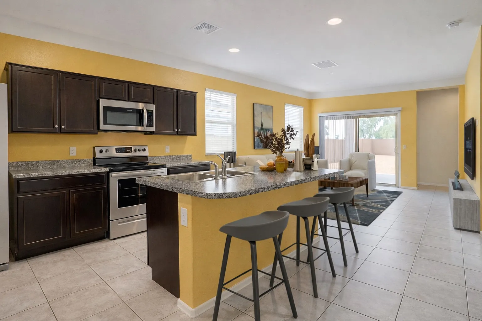3 bed, 1317 sqft, $2,000 — Photo 1