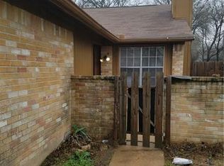 6906 S 1st St #A, Austin, TX 78745