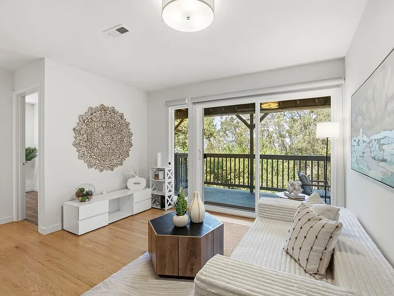 2323 Mastlands Dr — Photo 22