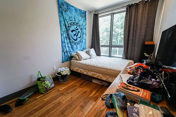 Rented by Manhattan Management LLC | media 45