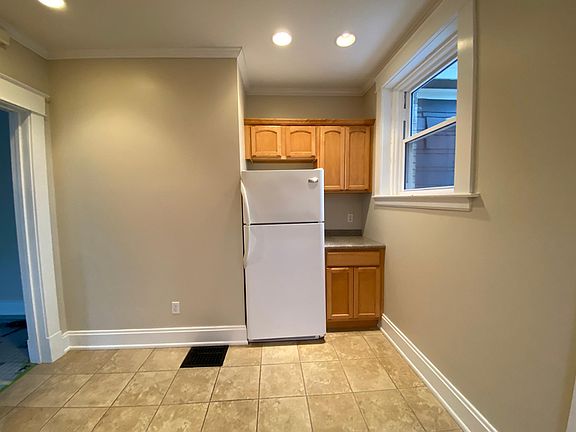 4th image of 1306 Michigan Ave #1