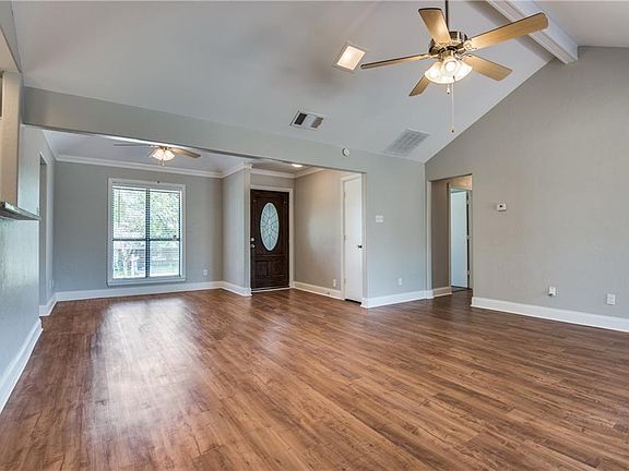 4th image of 317 Barclay Ave
