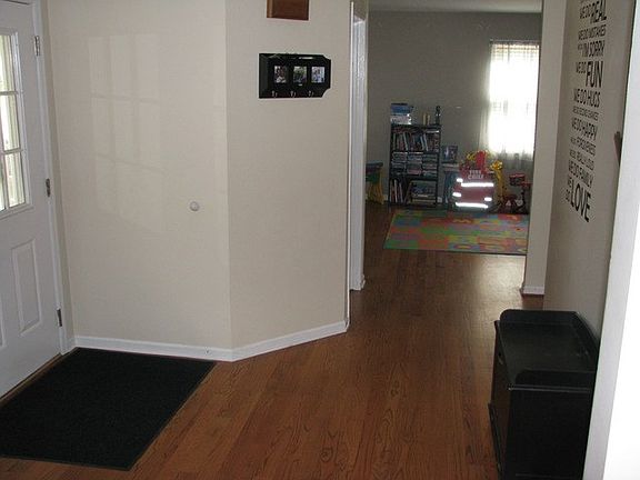 5th image of 2621 Crofton Cir