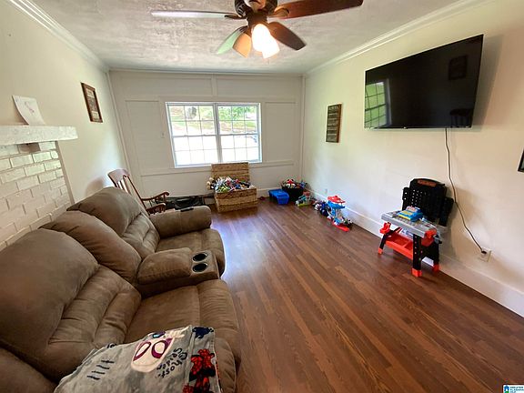 5th image of 19 Forrest Dr