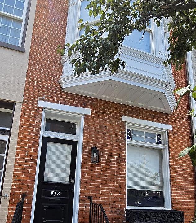 1st image of 818 E Market St