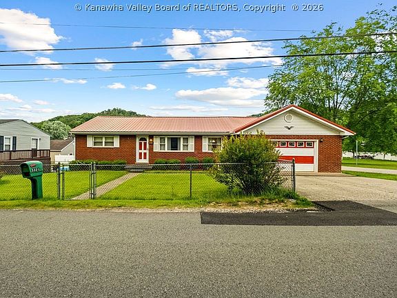 3rd image of 5321 Alpine Dr