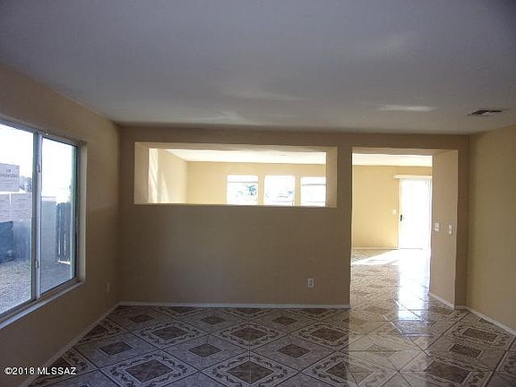 4th image of 1469 W Beantree Ln