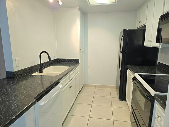 2nd image of 1514 7th Ave Unit 205