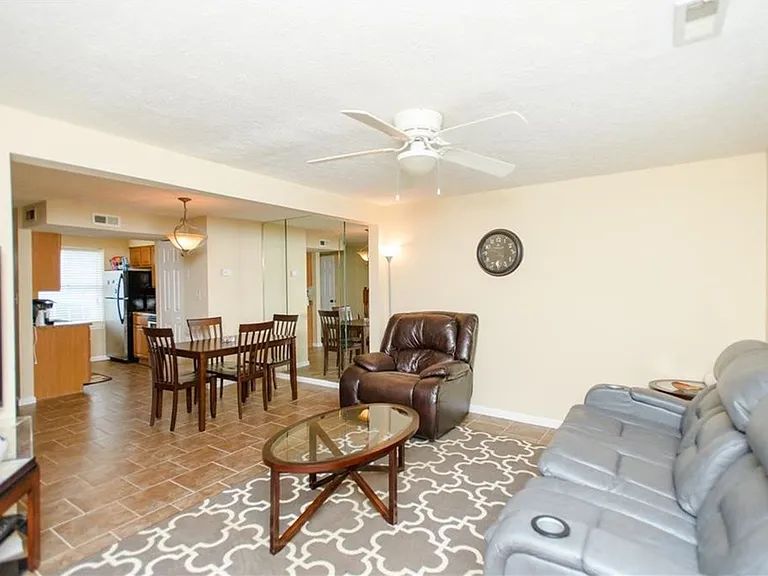 63 Lucinda Ct — Photo 6