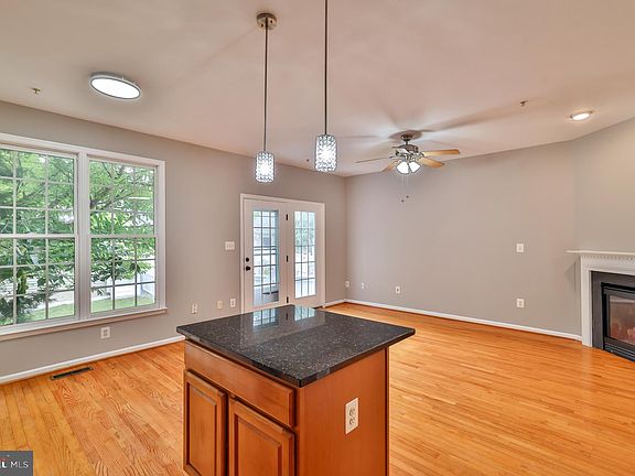 4th image of 1004 Pleasant Dr