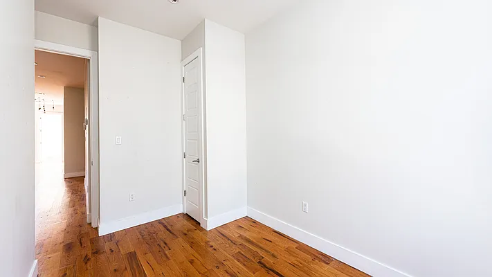 Rented by Nooklyn NYC LLC | media 53