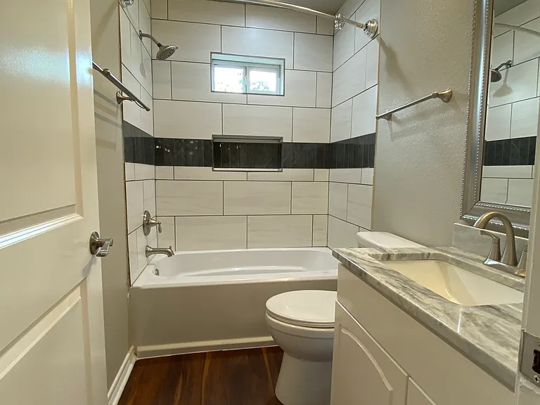 2118 Burnet St — Photo 11