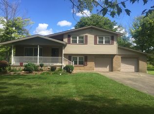427 Sunset Dr, Brookfield, OH 44403