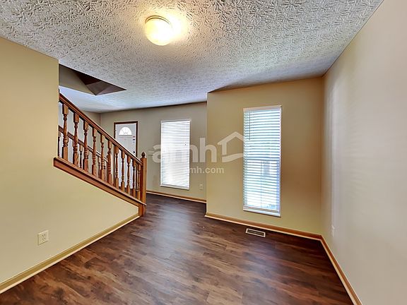 5th image of 1363 Wild Horse Dr