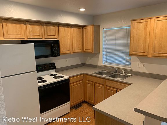 4th image of 825 30th St #8181752